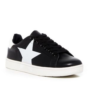 Delist 9/4‼️Sale✨Steve Madden Star Sneaker